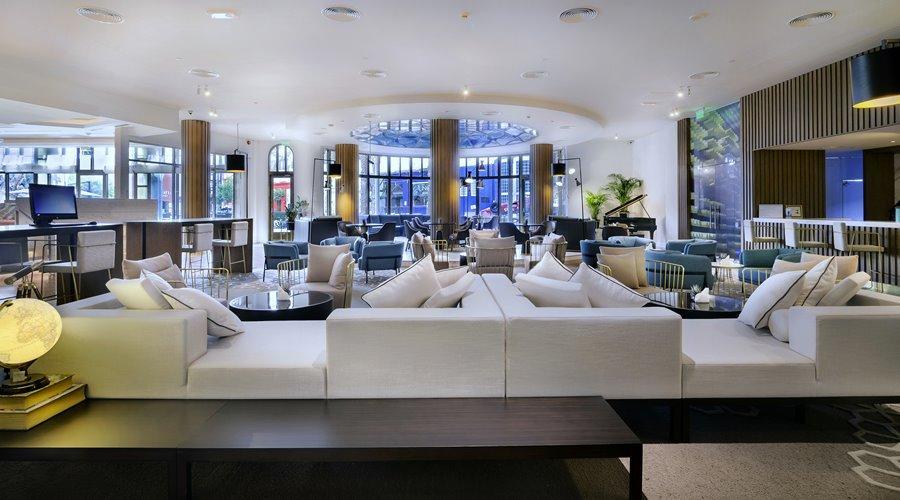 The lobby seating and reception at Le Royal Meridien Abu Dhabi