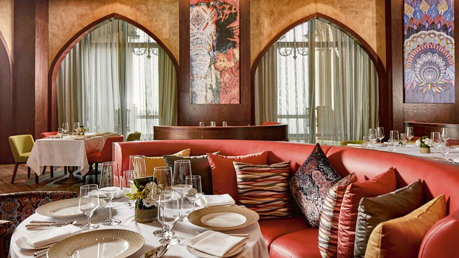 Tikka Le Bar and refined Indian dining details at Martabaan by Hemant Oberoi
