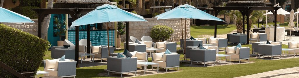 Amalfi Beach Lounge: Mediterranean Sunsets on Khor Al Maqta