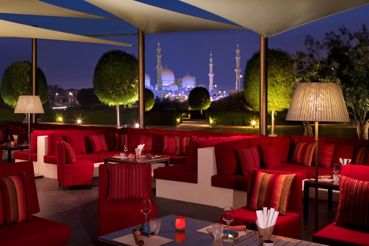 Li Jiang terrace view towards Sheikh Zayed Grand Mosque