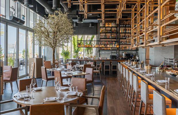 NIRI beachfront terrace and highball bar on Saadiyat Island