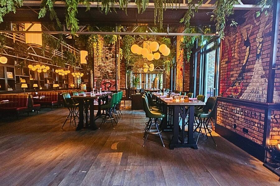 Broadway modern American brasserie and central bar at Emirates Palace Mandarin Oriental Abu Dhabi
