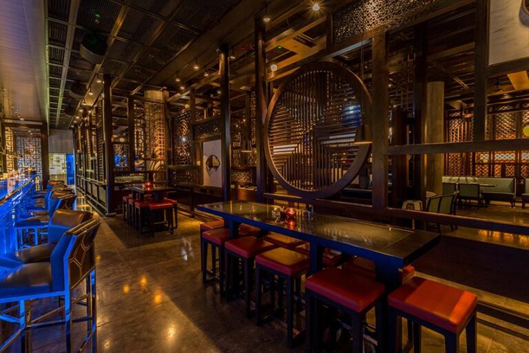Hakkasan Abu Dhabi dining room at Emirates Palace Mandarin Oriental