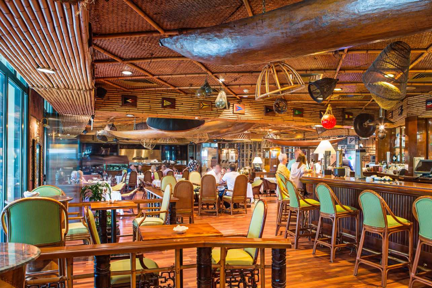 Live evening atmosphere inside Trader Vic's at Beach Rotana