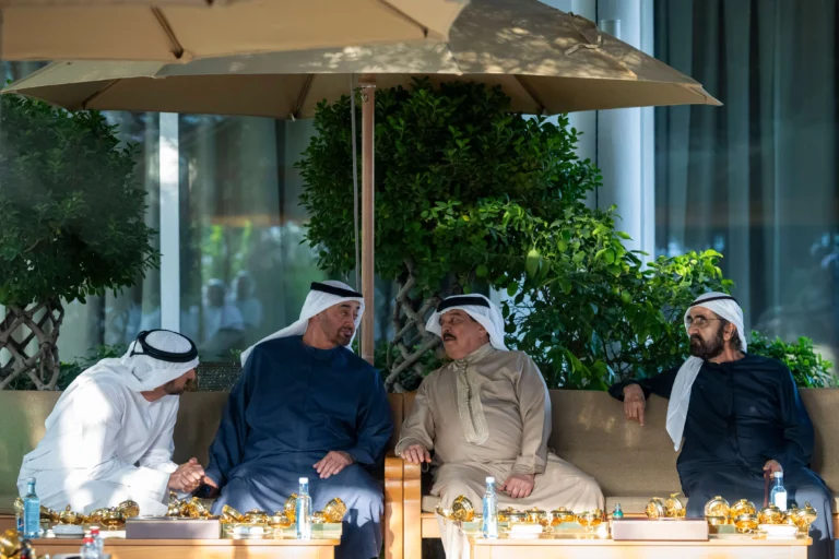 UAE President, HH Sheikh Mohamed meets with King of Bahrain in the presence of Ruler of Dubai HH Sheikh Mohammed bin Rashid Al Maktoum