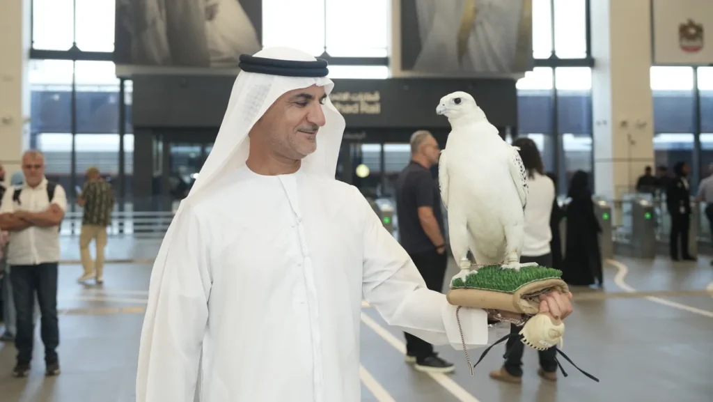 Etihad Rail Conducts Historic Trial with Emirati Falconers Ahead of Liwa Station Launch