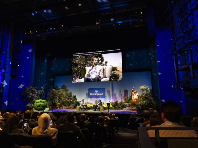 UAE Showcases Agentic AI Leadership at Salesforce Dreamforce Conference