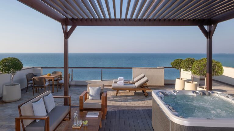 ABUPH-P0924-Park-Oceanview-Terrace-Suite-With-Jacuzzi.16×9
