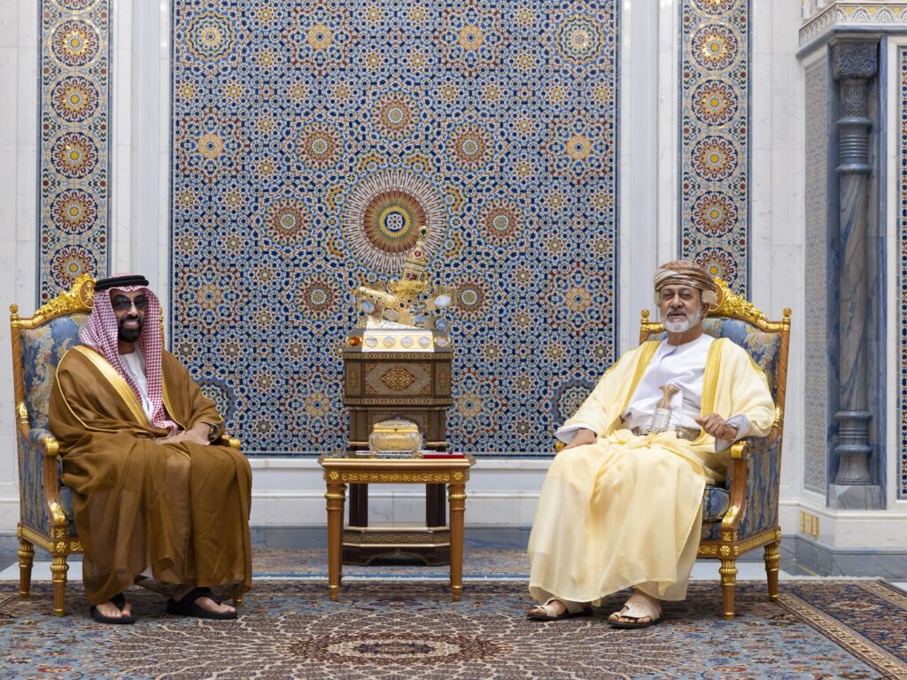 Sultan of Oman Welcomes Deputy Ruler of Abu Dhabi on Official Visit