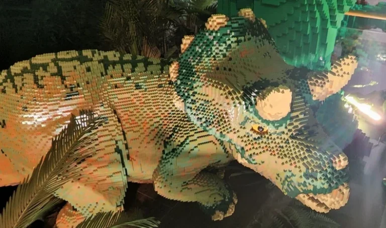 LEGO SHOWS Natural Brickstory exhibition explores 13.8bn years of natural history through creativity, play, and hands-on discovery