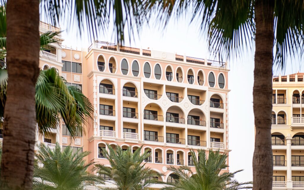 The Ritz-Carlton Abu Dhabi, Grand Canal