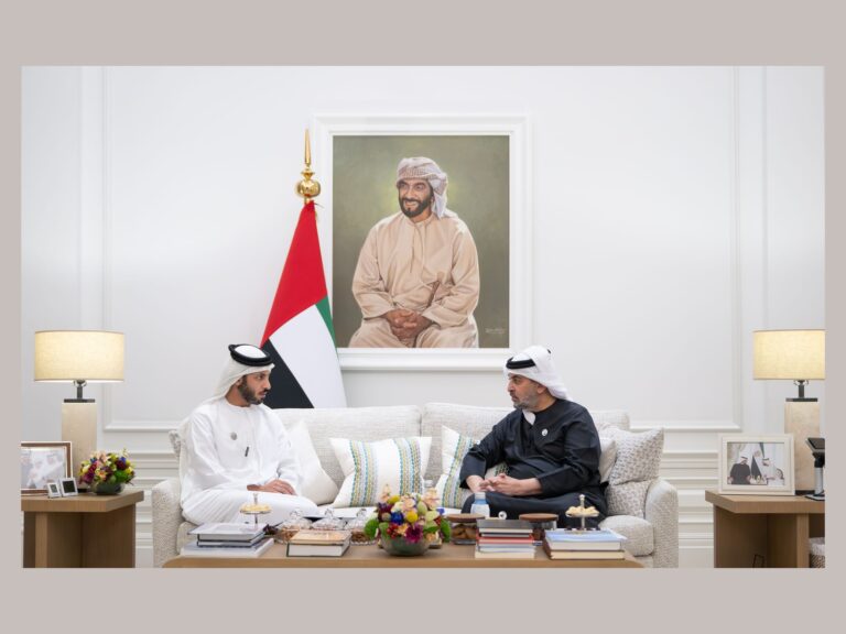 Sheikh Hamdan Receives Senior Officials to Review Drug Prevention and Arabian Horse Development