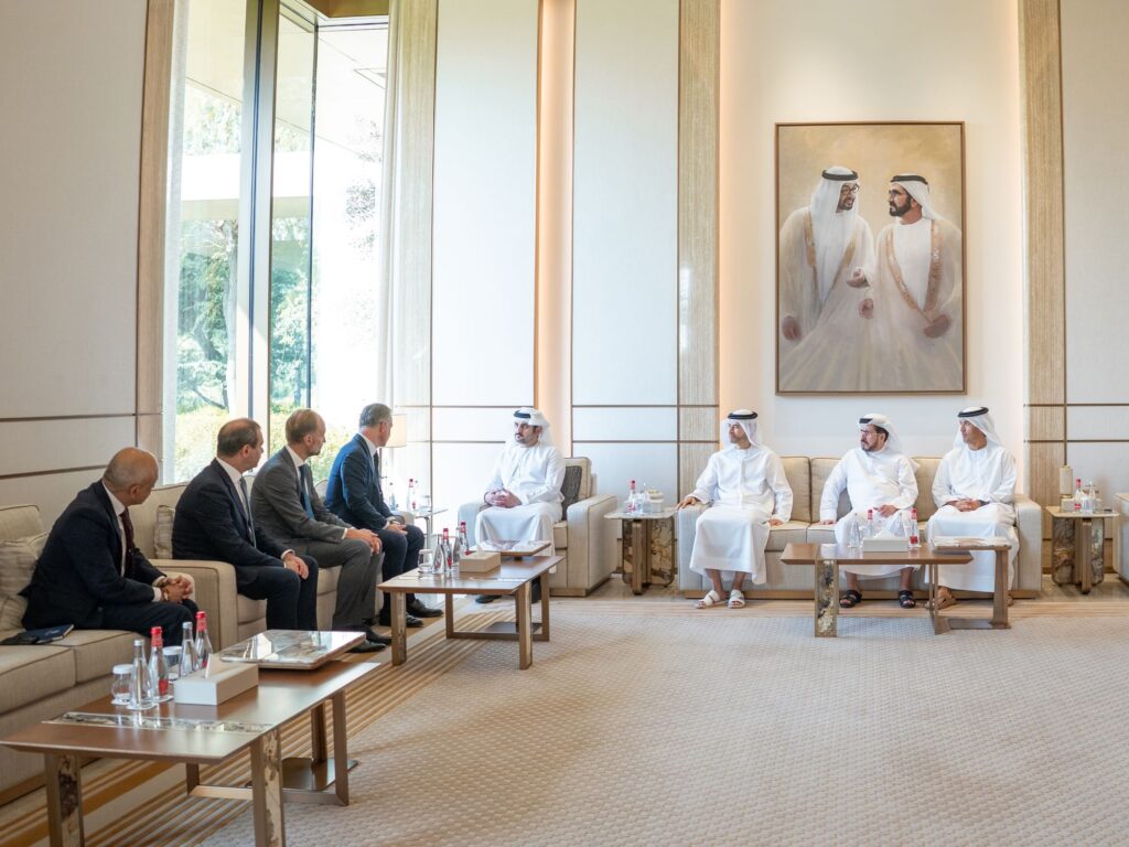 Sheikh Maktoum bin Mohammed Welcomes Leadership of France's Premier Banking Institution